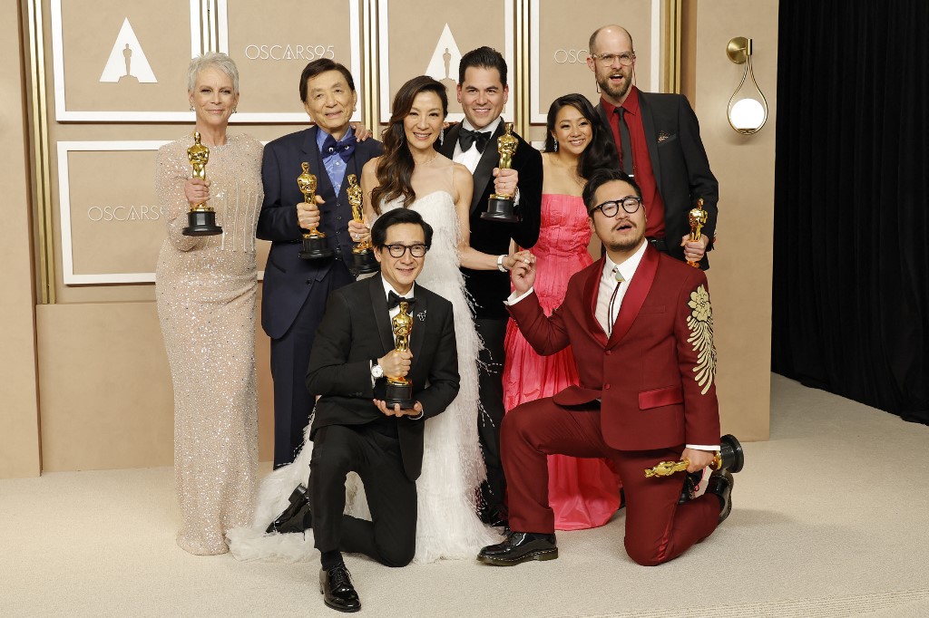 Bizarre, beloved 'Everything Everywhere' wins Oscar for Best Picture